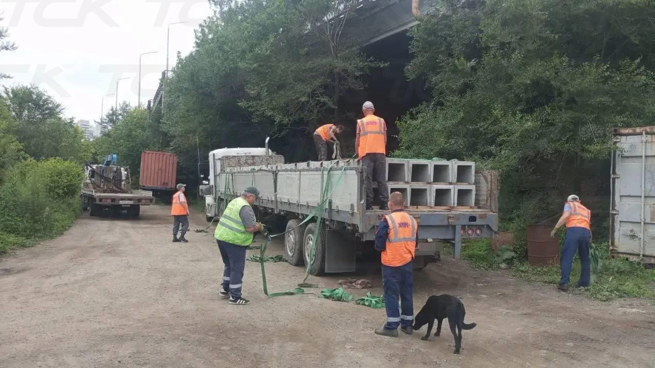 Владивосток - Владивосток<br />25 тонн железобетонных лотков